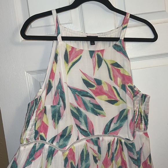 NWOT- WHITE TROPICAL GAUZE SHIRRED HEM MAXI DRESS - size 1 - Picture 5 of 8